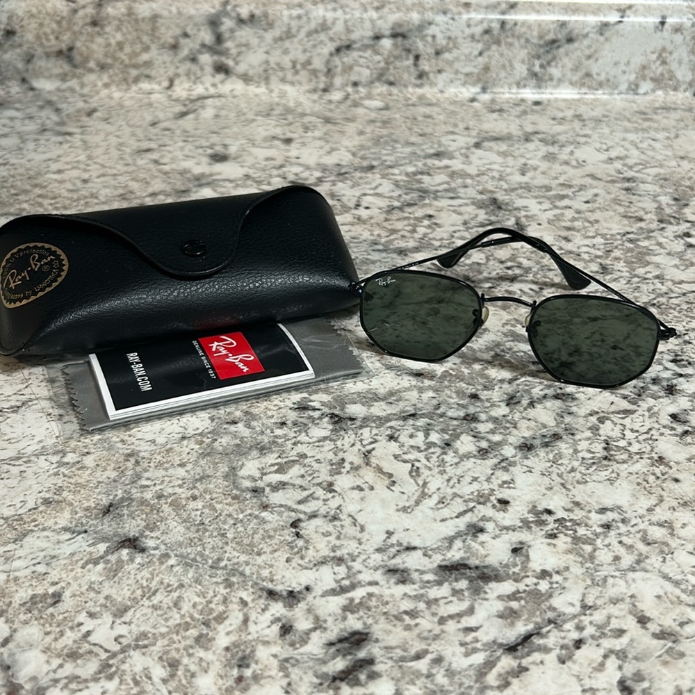 Black ray bans
